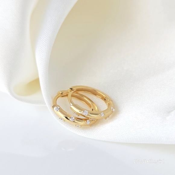 NEW 18K Gold Plated Sterling Silver CZ Diamond Huggie Hoop Earrings - Picture 5 of 8